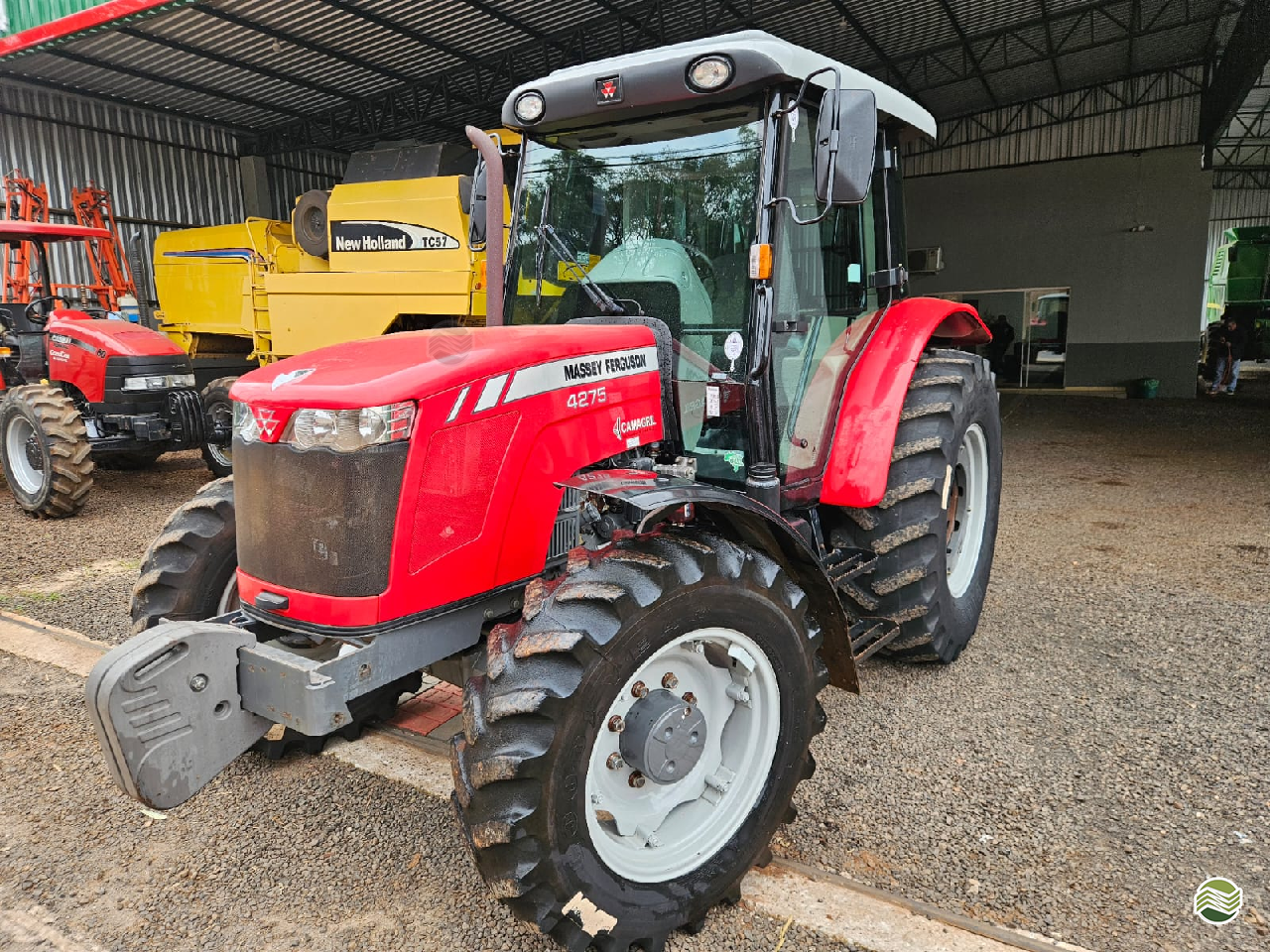 TRATOR MASSEY FERGUSON MF 4275 Tração 4x4 Pessette Máquinas Agrícolas CHOPINZINHO PARANÁ PR